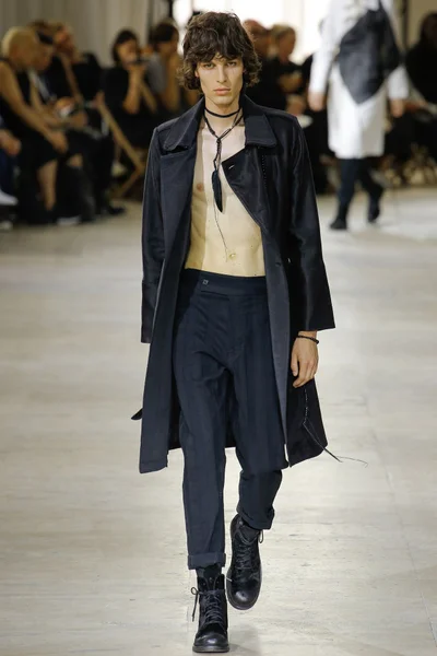 Look 1